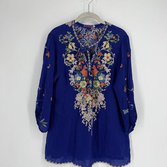 Johnny Was top medium M blue floral embroidered vegan silk boho bohemian beachy - Picture 2 of 6